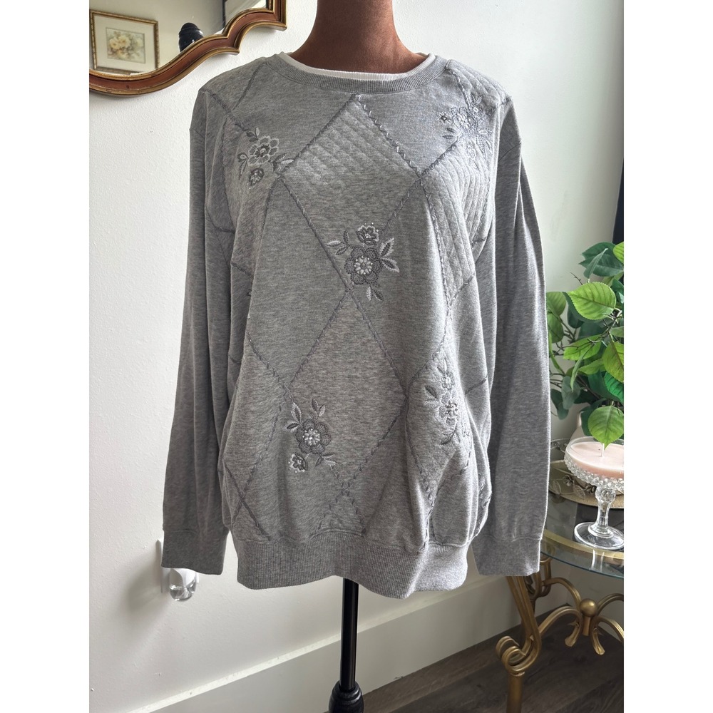 Alfred Dunner Embellished Sweatshirt Floral Accents Gray Pullover Size‎ L
